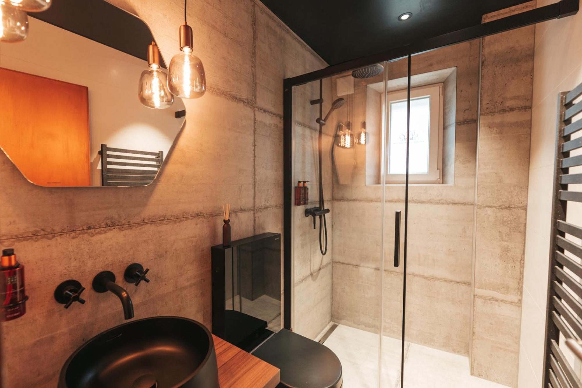 Appartement Thematique: Voyage Industriel Travers Exterior photo