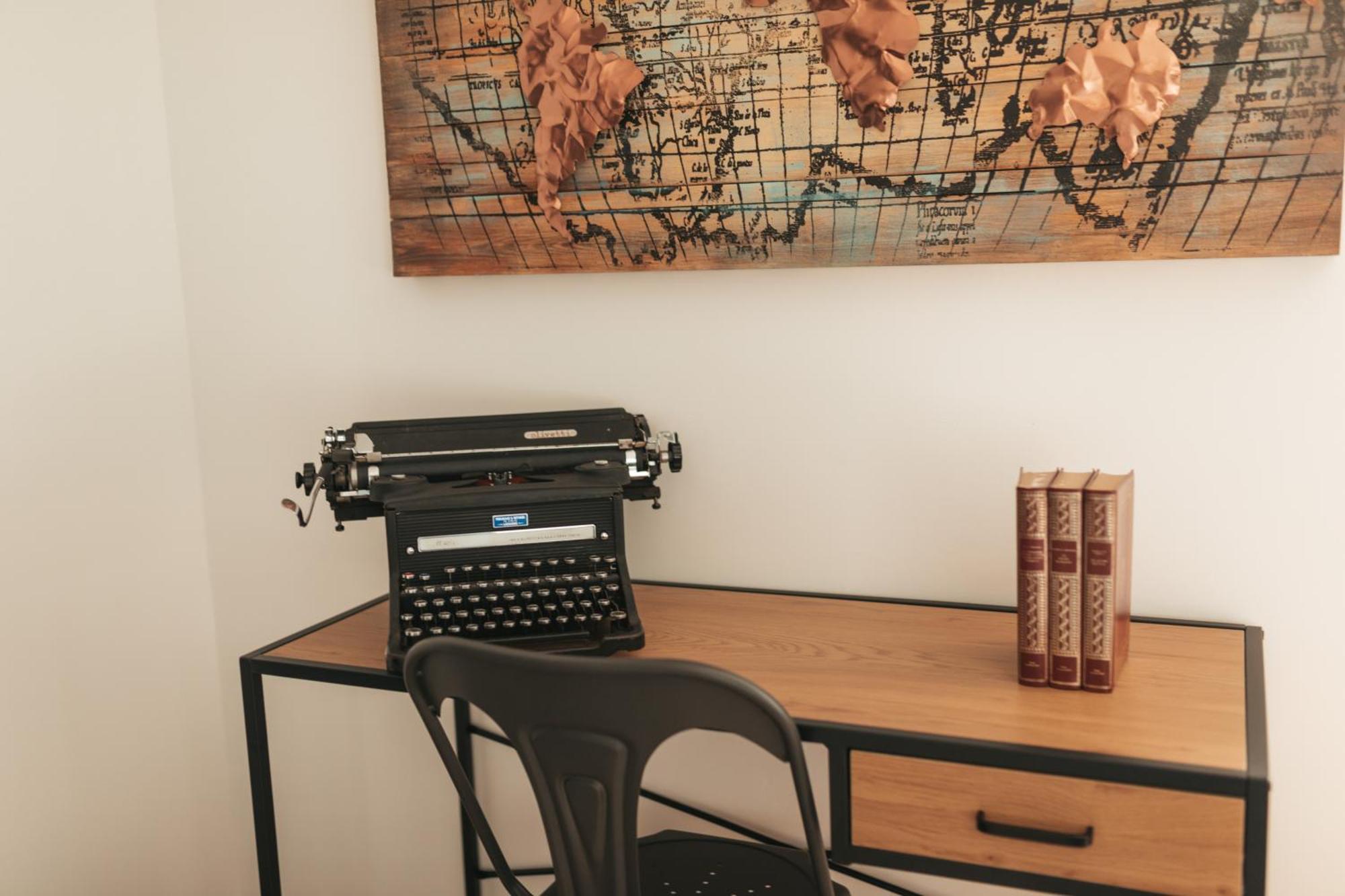 Appartement Thematique: Voyage Industriel Travers Exterior photo